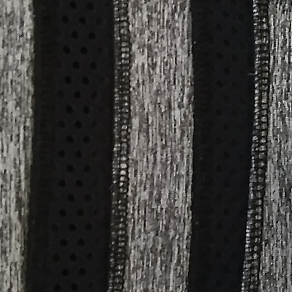 Daisy Fuentes Net Detail Workout Capri Pants. Size Medium NWOT - Picture 3 of 7